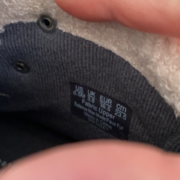 NWT winter boots - Picture 5 of 5